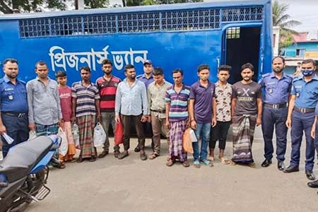 বেনাপোলে সাজাপ্রাপ্ত পলাতক ১১ আসামী গ্রেফতার 