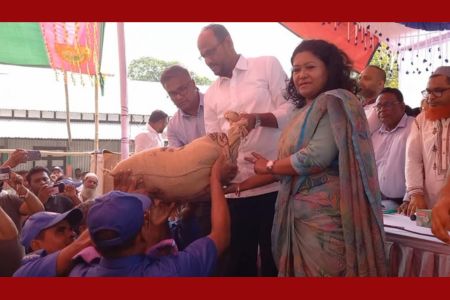 মা ইলিশ রক্ষায় ২২ দিনের নিষেধাজ্ঞা মানার আহ্বান প্রতিমন্ত্রীর