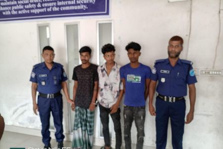 ইয়াবাসহ তিন মাদক কারবারিকে ধরে পুলিশে দিল জনতা