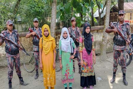 পঞ্চগড়ে তিন রোহিঙ্গা তরুণী আটক