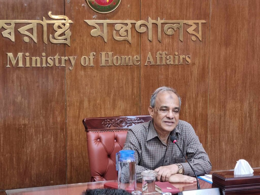 ঘুষ ও চাঁদাবাজি বন্ধে কঠোর পদক্ষেপ গ্রহণের আহ্বান স্বরাষ্ট্র উপদেষ্টার