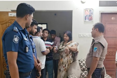 পূজার ছুটি শেষে বাসায় ফিরে দেখেন গ্রিল কাটা, ৫০ লাখ টাকা ও স্বর্ণালঙ্কার চুরি