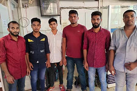 দেশে ফিরল ৬ বাংলাদেশি