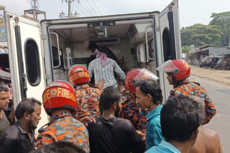 লাশবাহী অ্যাম্বুলেন্স দূর্ঘটনা আহত ৭