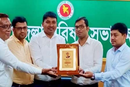 ইংল্যান্ড যাচ্ছেন এসিল্যান্ড রফিকুল