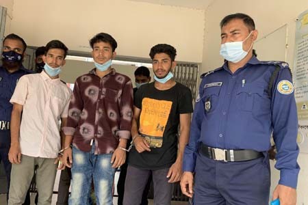 আগৈলঝাড়ায় স্কুল ছাত্রী অপহরন, আটক ৩