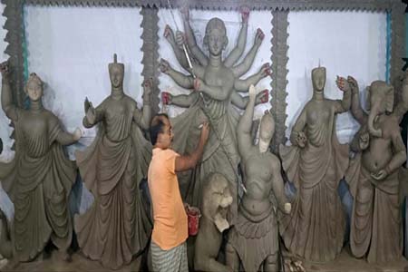 আগৈলঝাড়ায় ১৬৬ পুজায় সরকারী বরাদ্দ ৮৬ মেট্টিক টন চাল, সার্বিক নিরাপত্তা ব্যবস্থা গ্রহন