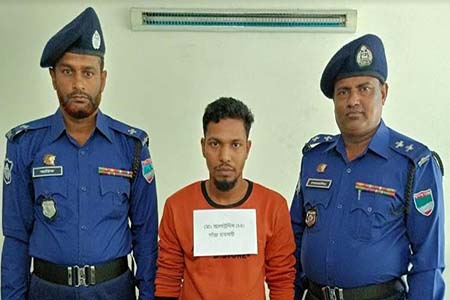 নড়াইলে পুলিশের অভিযানে দুই কেজি গাঁজাসহ গ্রেফতার ১