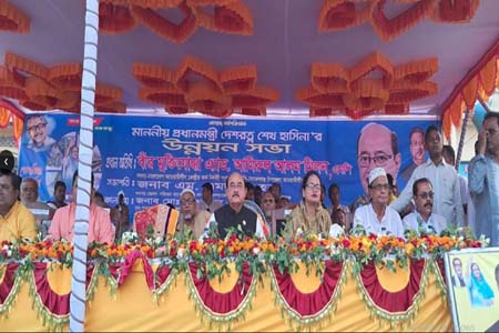 নৌকা প্রতীকে ভোট দিতে হবে