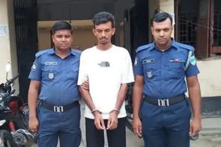ফেসবুকে আপত্তিকর পোস্ট