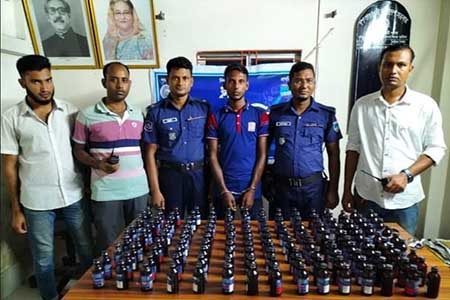 বেনাপোলে ফেনসিডিলসহ এক মাদক ব্যবসায়ী গ্রেফতার