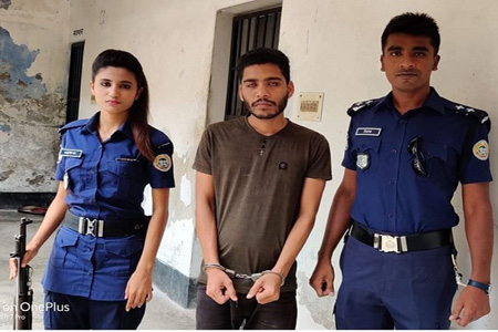 ভোলার চরফ্যাসনে ৪০ পিস ইয়াবাসহ যুবক আটক