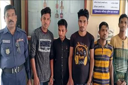 আশাশুনি থানা পুলিশের অভিযানে গ্রেফতার-৫