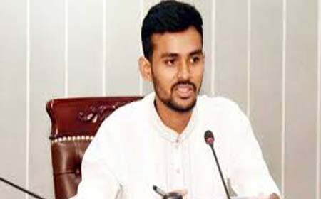 গায়ের জোরে নগর ভবন বন্ধ