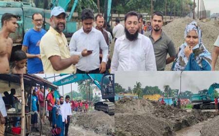 বেনাপোল স্থলবন্দরের পানি নিষ্কাশনের ব্যবস্থা না থাকায়' ভারী বর্ষার কারণে বিভিন্ন স্থান পানিতে ডুবে আছে মোঃ মাসুদুর রহমান শেখ বেনাপোলঃবৈরী আবহাওয়ার কারণে,বেনাপোল আন্তর্জাতিক স্থলবন্দরের বিভিন্ন স্থান পানিতে ডুবে আছে। ফলে দ্রুত পানি নিষ্কাশন না করলে, ক্ষতি হওয়ার সম্ভাবনা হাজার হাজার কোটি টাকার পণ্য। উল্লেখ্য বিগত দিন আগে বন্দরের পানি যেখান থেকে যেতো,সেই পানি যাওয়ার কালভার্ট গুলি বন্ধ করার কারণে এই ঘটনা ঘটছে। যানা গেছে,বেনাপোল রেলওয়ে নির্মাণের কাজের জন্য কালভার্ট গুলি বন্ধ হয়ে আছে। ৯ জুলাই বুধবার সকাল ১১ টার সময় বেনাপোল স্থলবন্দরের শ্রমিকরা ক্ষিপ্ত হওয়ার কারণে, বেনাপোল স্থলবন্দর উপ পরিচালক মোঃ মামুন কবির তরফদার বন্দরের লেবারদের শান্ত করে,শার্শা উপজেলা নির্বাহী অফিসার ডাঃ কাজী নাজিব হাসান এর সাথে নিয়ে বিভিন্ন জায়গায় কথা বলে দ্রুত পানি নিষ্কাশনের কাজ শুরু করেন। এবং বেকু দিয়ে কালভার্ট এর সামনের মাটি কেটে পানি বাহির করেন। বেনাপোল বন্দরের উপ পরিচালক মামুন কবির তরফদার বলেন,বেনাপোল স্থল বন্দরের পানি যাওয়ার কালভার্ট আটকে রেখেছিলেন বেনাপোল রেলওয়ে স্টেশন,আমি উপজেলা নির্বাহী অফিসারের সাথে কথা বলে পূর্বের কালভার্ট গুলি আবার নতুন করে ব্যবস্থা করছি। এই কালভার্ট গুলি হলে বন্দরে আর পানি জমে থাকবে না। সেই সাথে হাজার হাজার কোটি টাকার পণ্য আর নষ্ট হবে না। বেনাপোল স্থলবন্দর হ্যান্ডেলিং শ্রমিক ইউনিয়ন ৯২৫ এর সাধারণ সম্পাদক মোঃ সহিদ আলী বলেন,ভারী বর্ষার কারণে বন্দরে বিভিন্ন স্থানে পানি জমে থাকায় আমার শ্রমিকরা কাজ করতে পারেনা, এবং পানিতে ক্ষতি হচ্ছে হাজার হাজার কোটি টাকার পণ্য। এসময় উপস্থিত ছিলেন, বেনাপোল স্থল বন্দরের উপ-পরিচালক মোঃ মামুন কবির তরফদার, সহকারী পরিচালক (ট্রাফিক) কাজী রতন,বেনাপোল স্থলবন্দরের প্রকৈশলী উপ পরিচালক এ মেস,টি মোছাঃ রোকসানা খাতুন,উপ সহকারী প্রকৈশলী মোঃ খোরসেদ আলম,বেনাপোল স্থলবন্দর হ্যান্ডেলিং শ্রমিক ইউনিয়ন ৯২৫ এর সাধারণ সম্পাদক মোঃ শহিদ আলী, ভারপ্রাপ্ত সভাপতি তবিবুর রহমান তবি, সাধারণ লেবার সহ বিভিন্ন কর্মকর্তাবৃন্দ।