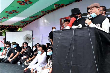 এফডিসি'র হাত ধরে চলচ্চিত্র শিল্প