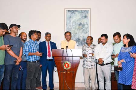 বিদেশিদের সহযোগিতা চায়