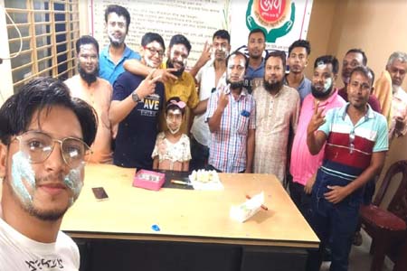 ঝিকরগাছার আলোচিত মানুষ বাবু মাস্টার'র জন্মদিন পালিত