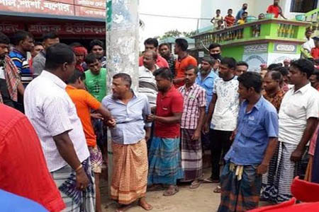 বেনাপোলে শ্রমিক সর্দার নকি