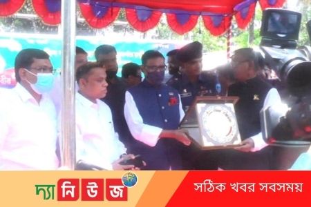 ওবায়দুল কাদেরকে বীর ৭১ সম্মাননা প্রদান