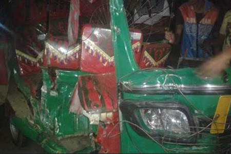 বাস-সিএনজি সংঘর্ষ