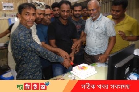 কামারখালী বাজারের বিশিষ্ট ব্যবসায়ী রিয়াদ মন্ডলের ২৫তম জন্ম দিন পালন