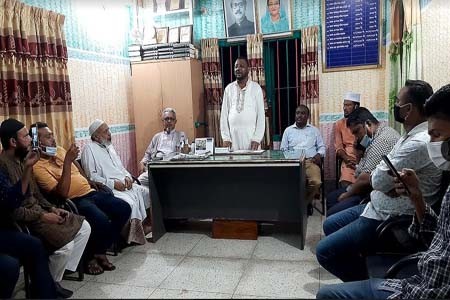 চন্দ্রগঞ্জ প্রেসক্লাবের সাংবাদিকদের সাথে চন্দ্রগঞ্জ ইউপির ভারপ্রাপ্ত চেয়ারম্যানের মতবিনিময়
