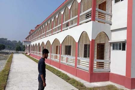 ডাসার ডি. কে. আইডিয়াল কলেজের কার্যক্রম নতুন ভবনে স্থানান্তর