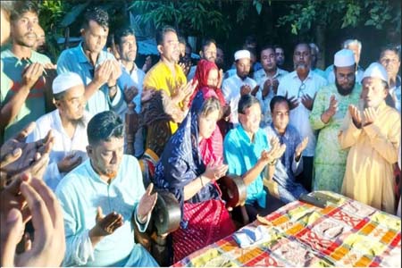 সড়ক দুর্ঘটনায় নিহতের পরিবারের পাশে