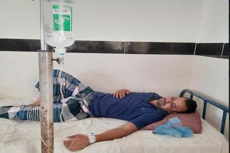 ডাসারে পিতৃ সম্পত্তি বুঝে নিতে চাওয়ায় বড় ভাইয়ের হাতে ছোট ভাই আহত, হাসপাতালে ভর্তি