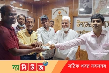 লক্ষাধিক টাকার সুদমুক্ত ঋণ বিতরণ