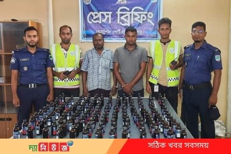 বেনাপোলে ২৫০ বোতল ফেনসিডিল সহ আটক ২