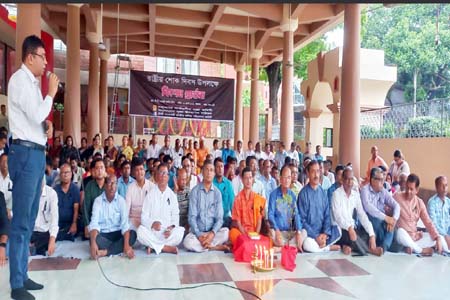 ঢাকেশ্বরী জাতীয় মন্দিরে রাষ্ট্রীয় শোক দিবস উপলক্ষে এক বিশেষ প্রার্থনা সভা অনুষ্ঠিত