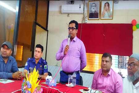 ধামইরহাটে রমজানে বাজার নিয়ন্ত্রনে ব্যবসায়ীদের সাথে ইউএনও’র মত বিনিময় সভা