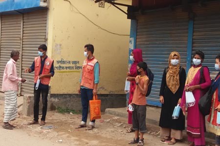 তারাগঞ্জ ব্লাড ব্যাংক কমিটির মাস্ক বিতরণ