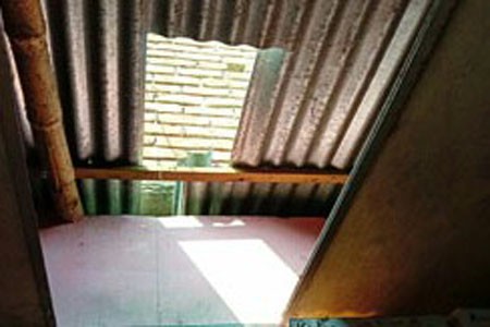 নড়াইলের পল্লীতে ৪টি দোকানে চুরি