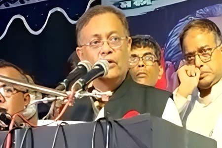 কথায় কথায় ভারতকে গালি দিলে বিদেশিরা আপনাদের সমর্থন দেবে? -তথ্যমন্ত্রী