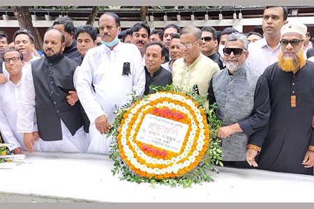 টুঙ্গিপাড়ায় তথ্যমন্ত্রী