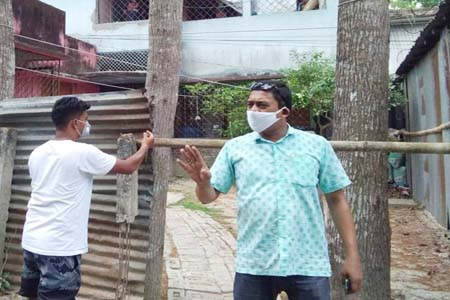 ডা: হিরন্ময় হালদারের বাসভবন