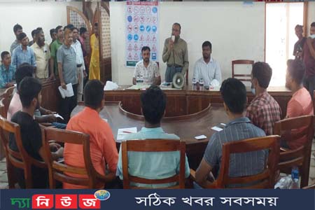ঝিনাইদহে পরীক্ষার আগে লাইসেন্স প্রার্থী গাড়ী চালকদের প্রশিক্ষণ