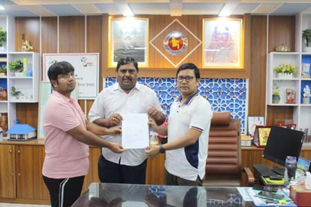 পাইকগাছার ১৫৫ টি পূজা মন্দিরে সরকারি অনুদান প্রদান