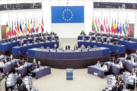 ইউরোপীয় পার্লামেন্টে প্রস্তাব