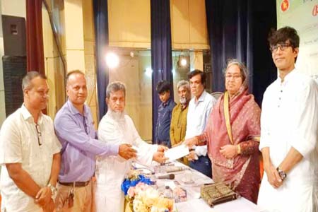 বাংলাদেশ অপ্রতিরোধ্য গতিতে
