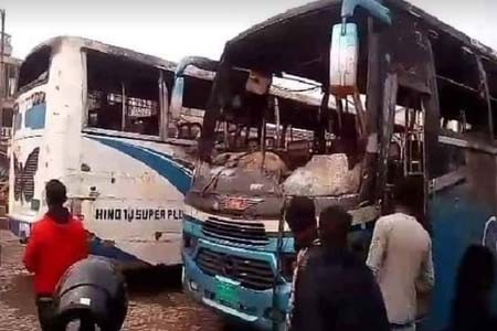 ফরিদপুরে ৫টি বাসে আগুন, আতঙ্কে বাস মালিক ও শ্রমিক