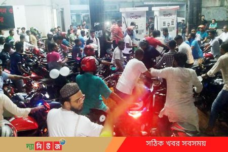 বরিশালের অধিকাংশ ফিলিং স্টেশনের তেল রাতেই শেষ