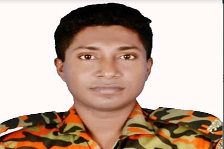 পরকীয়া প্রেমিকাকে ঘরে