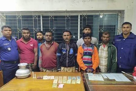 ডিম দিয়ে জুয়া খেলায় ফুলবাড়ীতে ৭ জুয়ারি আটক