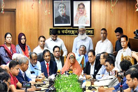 পোশাক শিল্পের শ্রমিকদের সর্বনিম্ন মজুরি