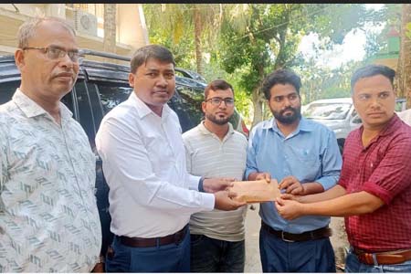 বানভাসী পরিবারের পাশে যুব সমাজ