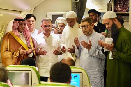 দোয়া চাইলেন প্রধানমন্ত্রী